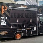 F9-comunicação-visual-pardonização-de-frota-food-truck-superfície-corrugada