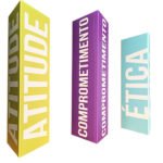 Totem Triedro 01