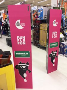 Totem Triedro Unimed