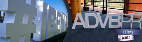 Letras bloco personalizadas valorizam seu evento.